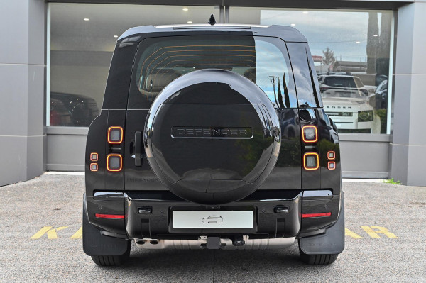 2025 MY26 Land Rover Defender L663 130 D350 X-Dynamic SE SUV image 4