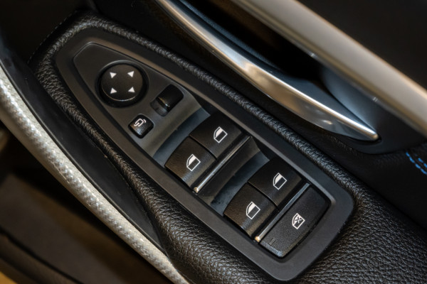 2018 BMW 3 Series F30 LCI 330i M Sport Sedan image 10