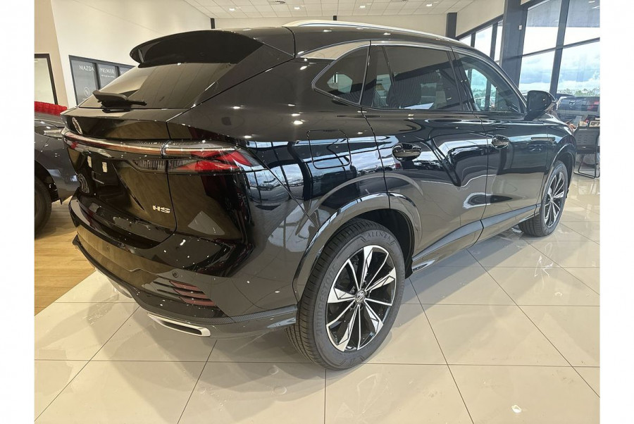 2024 MY24.5 MG HS AS33 Essence SUV Image 8