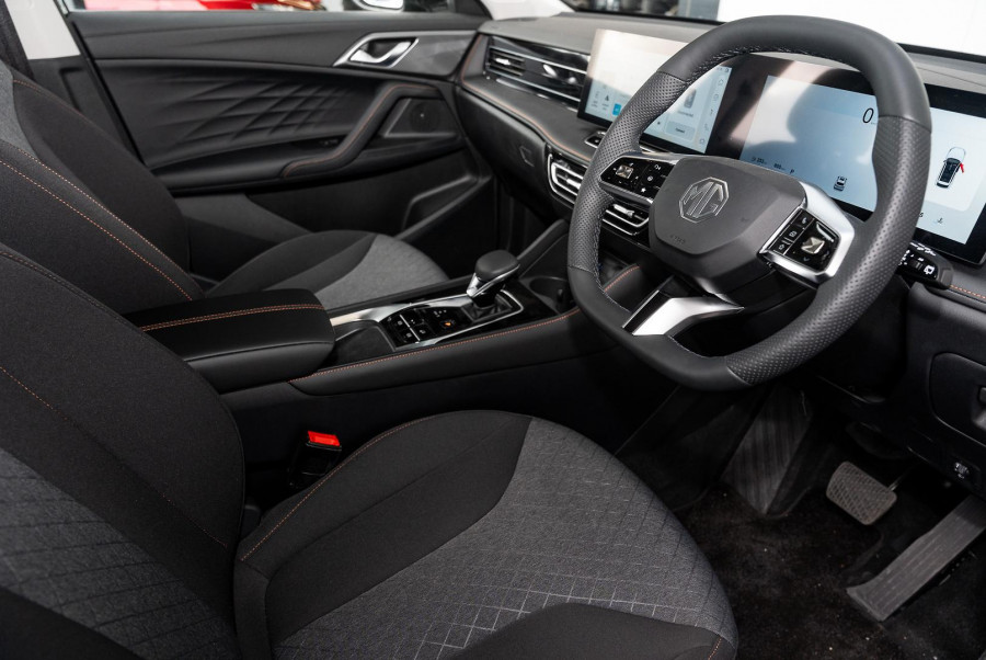 2024 MY24.5 MG HS AS33 Vibe SUV Image 14