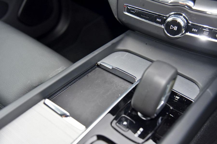 2025 Volvo XC60 UZ Plus B5 SUV Image 9