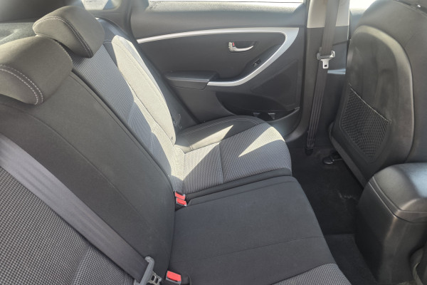 2015 MY16 Hyundai i30 GD3 Series II Active Hatch Image 13