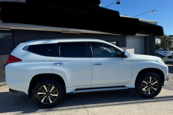 2017 Mitsubishi Pajero Sport QE Exceed SUV Image 5