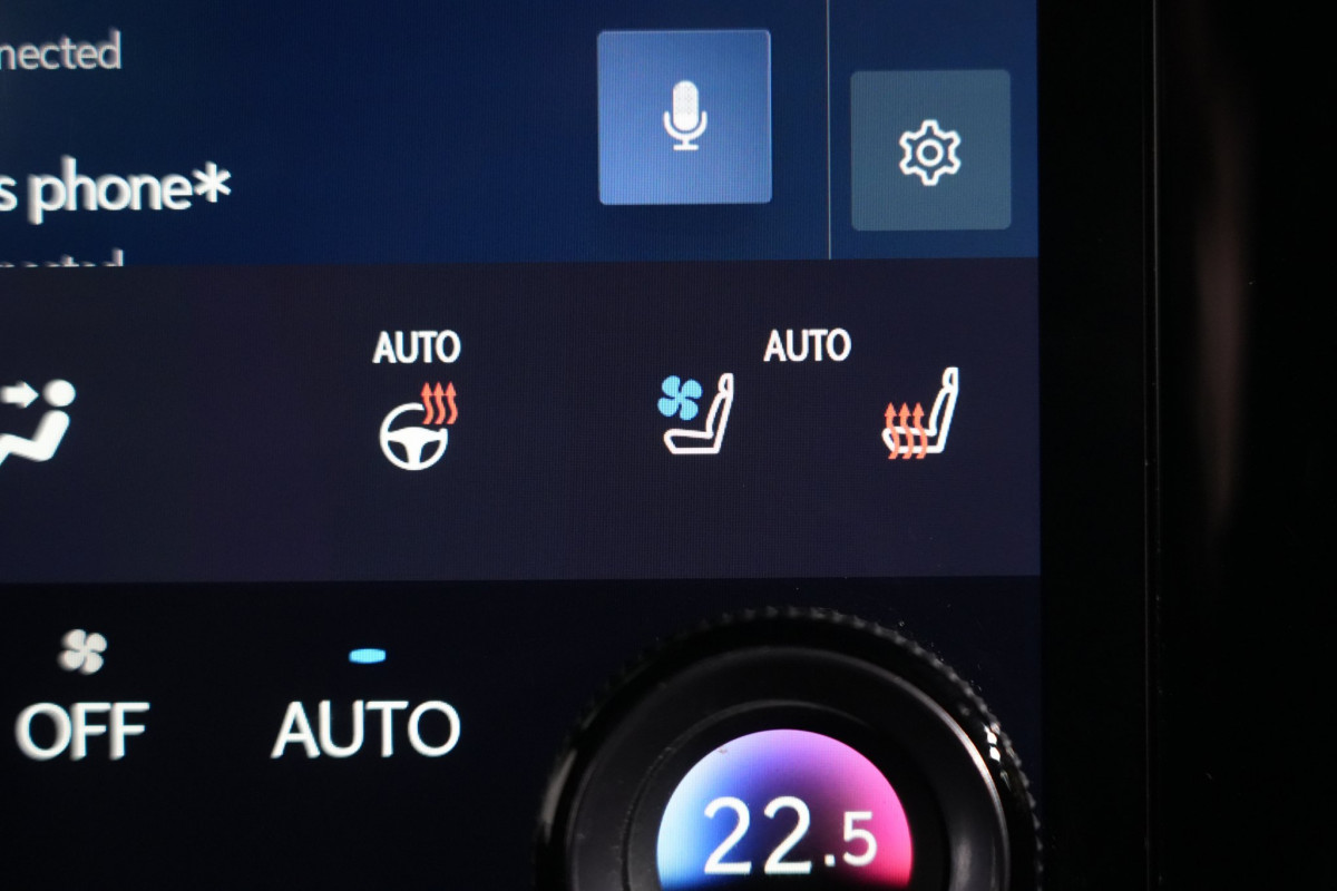 2025 Lexus LM 500h Ultra Luxury Black Trim SUV