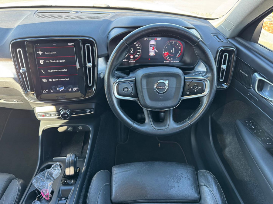 2020 Volvo XC40 XZ T4 Momentum SUV Image 17