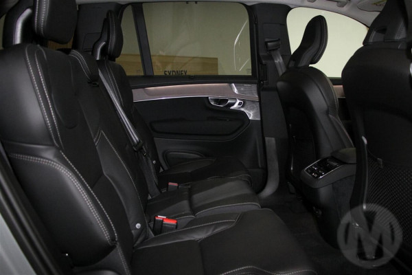 2026 Volvo XC90 L Series Ultra B5 Dark SUV Image 7