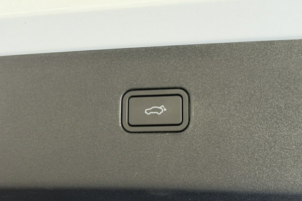 2024 Volvo EX30  Single Motor Extended Range Plus SUV Image 10