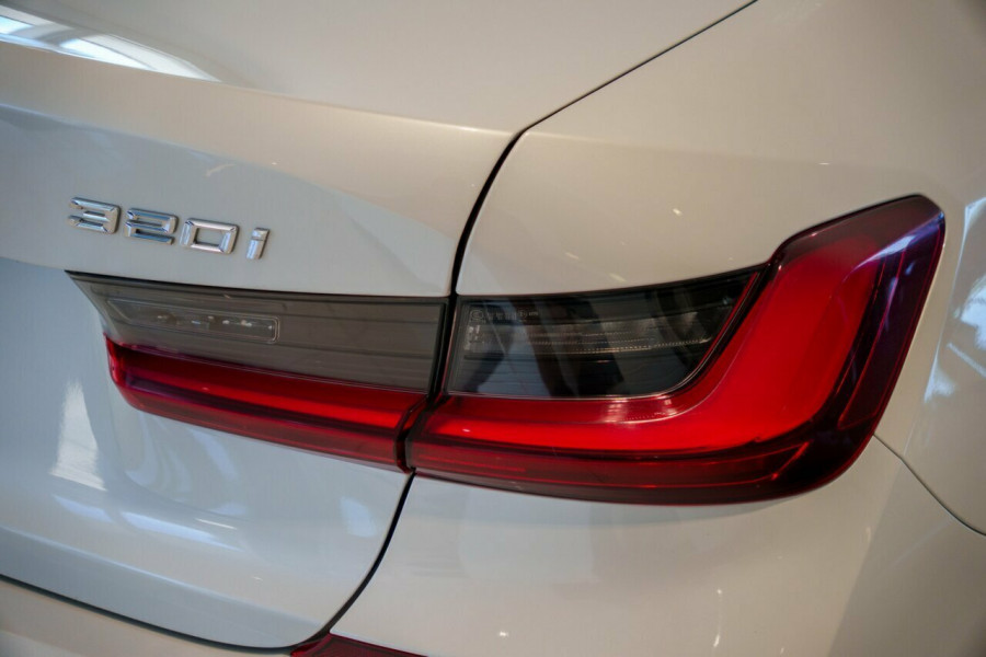 2022 BMW 3 Series G20 320i M Sport Sedan Image 7