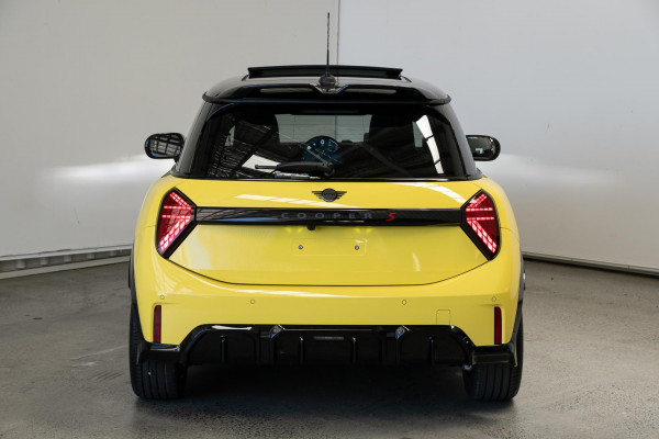 2025 [THIS VEHICLE IS SOLD] image 5