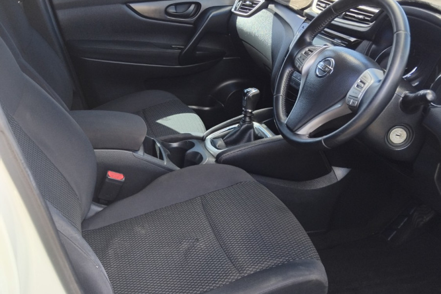 2015 Nissan QASHQAI J11 ST SUV Image 9