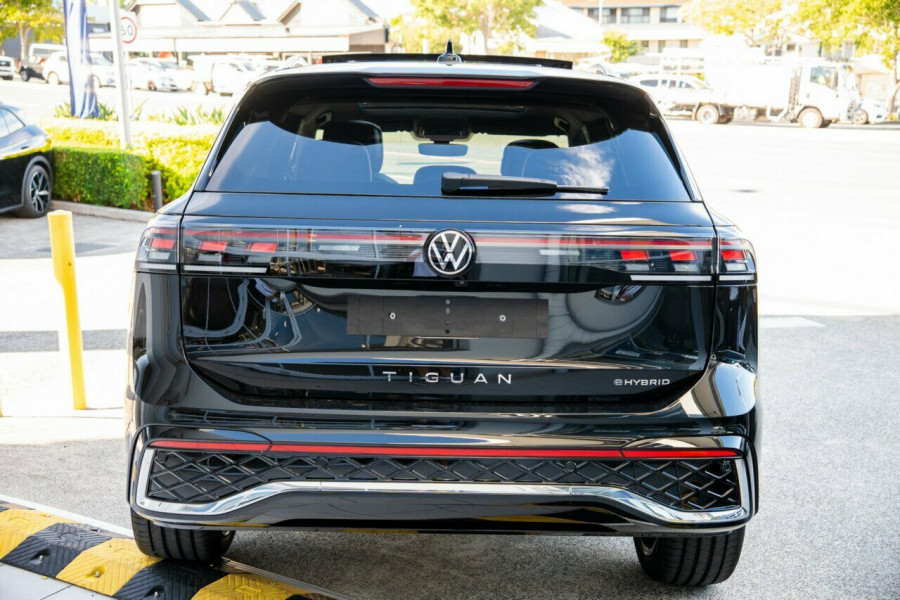 2026 Volkswagen Tiguan CT 200TSI eHybrid R-Line SUV Image 3