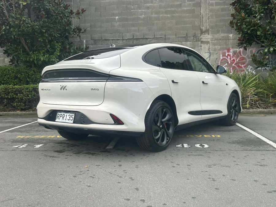 2026 MG IM6 Platinum SUV Image 3