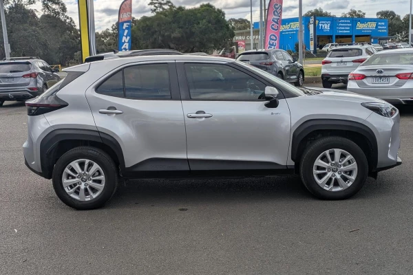 2024 Toyota Yaris Cross MXPJ10R GX SUV Image 8