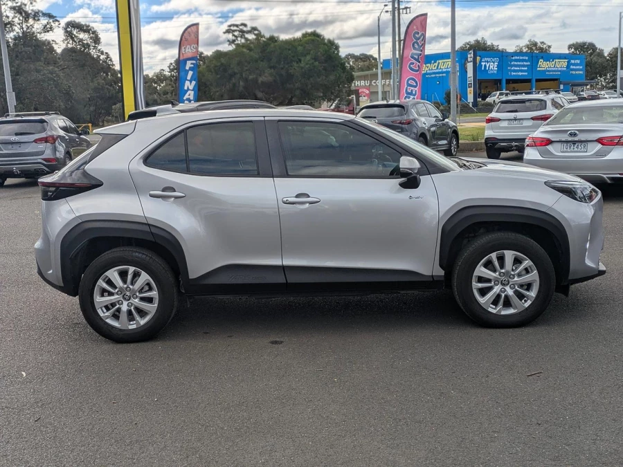 2024 Toyota Yaris Cross MXPJ10R GX SUV Image 8