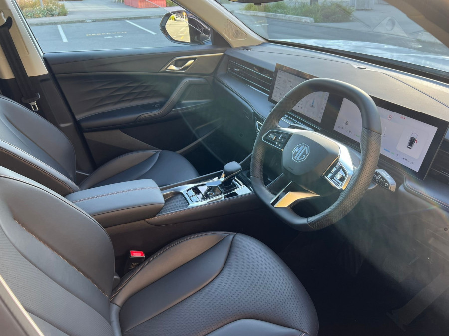 2026 MG HS Plug-in Hybrid Essence SUV Image 12