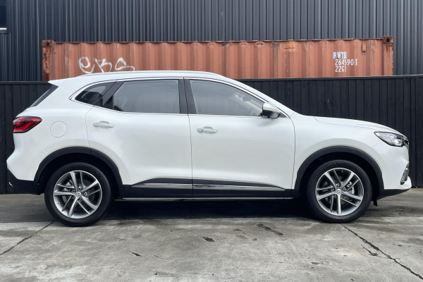2025 MG HS Plug-in Hybrid Essence SUV Image 2