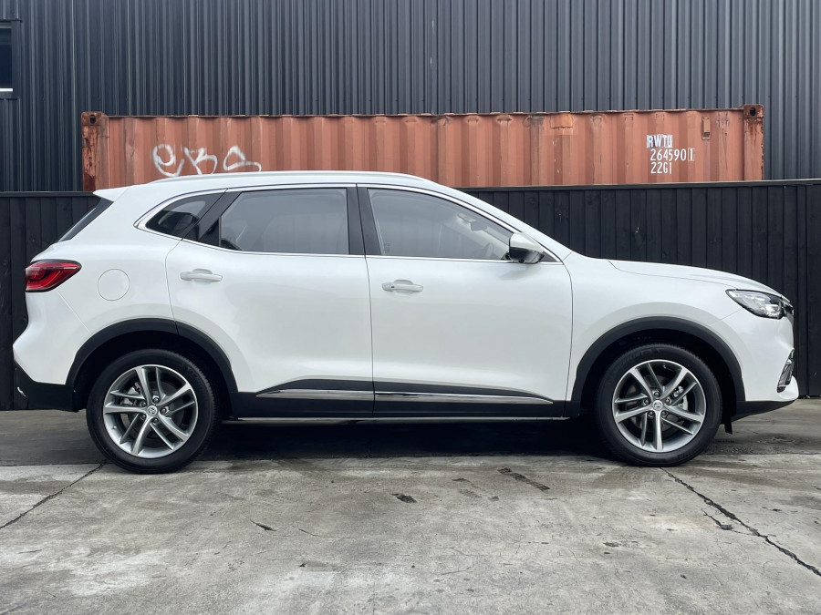 2025 MG HS Plug-in Hybrid Essence SUV Image 2