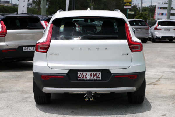 2023 Volvo XC40 XZ Ultimate B4 Bright SUV Image 3