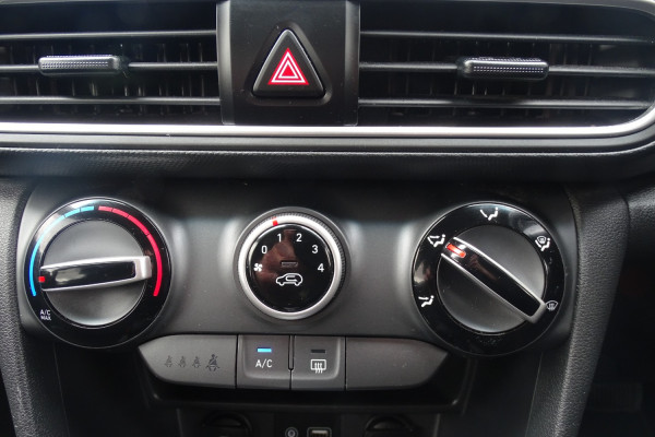 2020 Hyundai KONA OS.3 Active SUV Image 15