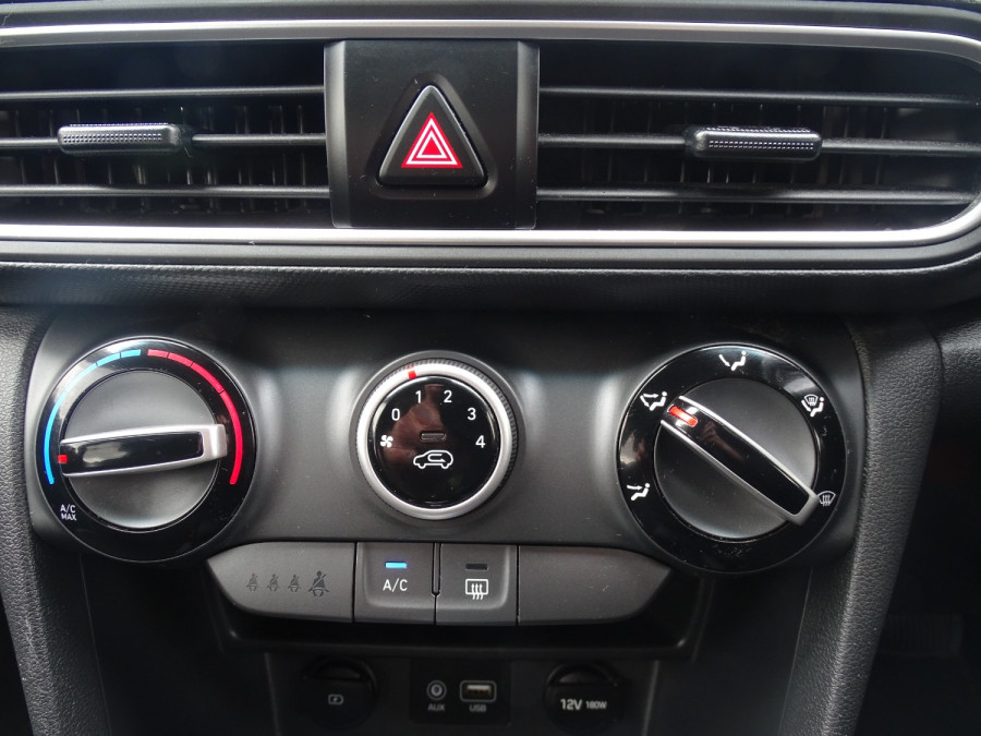 2020 Hyundai KONA OS.3 Active SUV Image 15