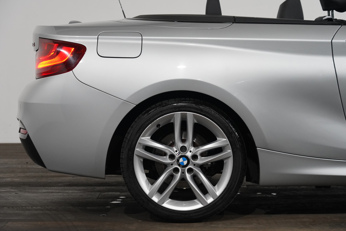 2016 BMW 2 20i M Sport Convertible Image 6