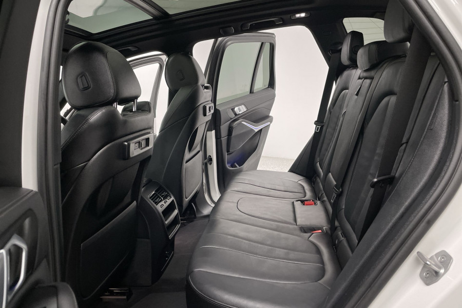 2022 BMW X5 G05 xDrive40i M Sport SUV Image 13