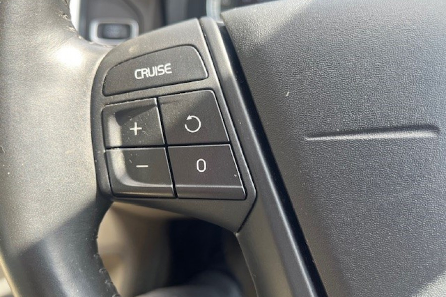 2011 MY13 Volvo XC60 DZ D5 SUV Image 17