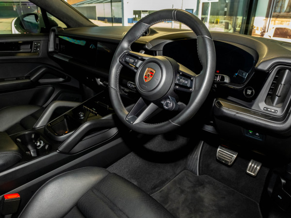 2024 Porsche Cayenne GTS SUV image 8