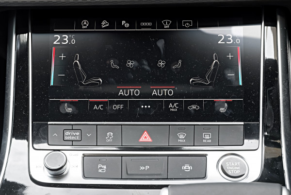 2026 MY25 Audi Q7 4M TFSI 250kW S line SUV image 13