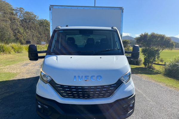 2022 Iveco Daily Cab Chassis Image 5