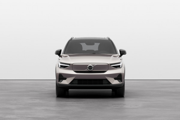 2024 Volvo XC40  Recharge Pure Electric SUV Image 5