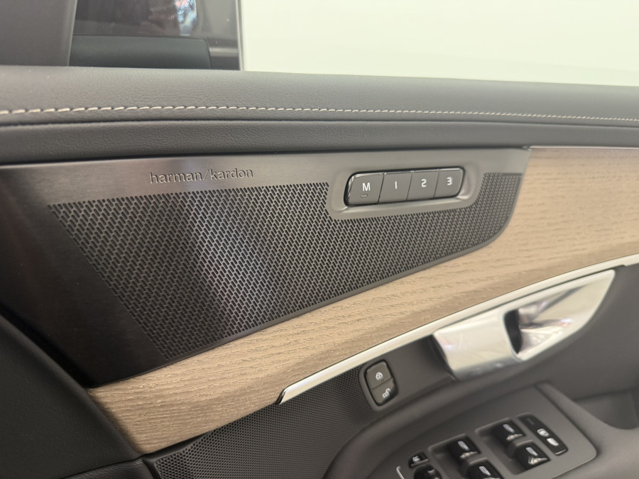 2025 MY26 Volvo XC90 L Series Plus B5 Bright SUV Image 22