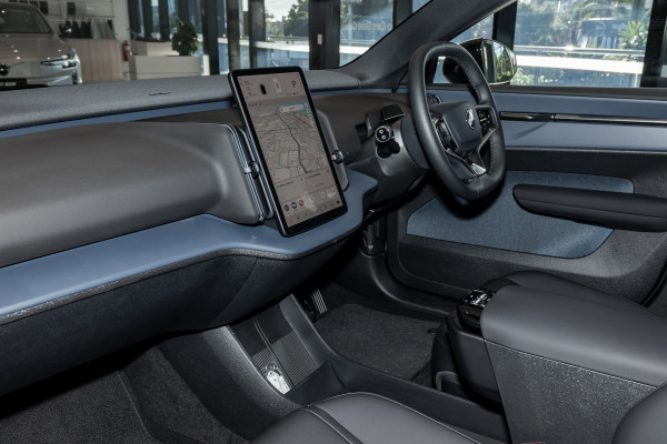 2025 Volvo EX30  Single Motor Extended Range Ultra SUV Image 12