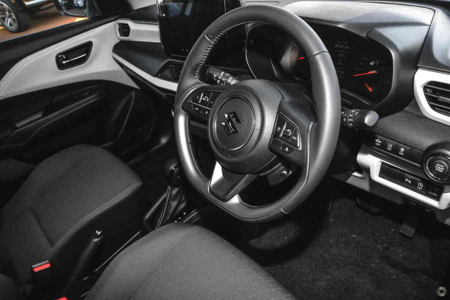 2025 Suzuki Swift UZ Hybrid Plus Hatch Image 6