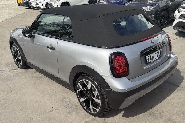 2025 MINI Cooper F67 C Classic Convertible Image 20