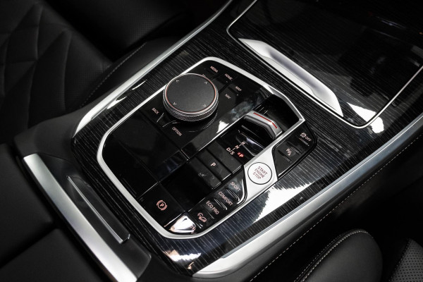 2025 BMW X5 G05 LCI M60i SUV image 19