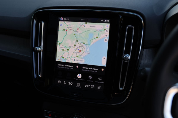 2026 Volvo XC40 XZ Ultra B4 Dark SUV Image 18