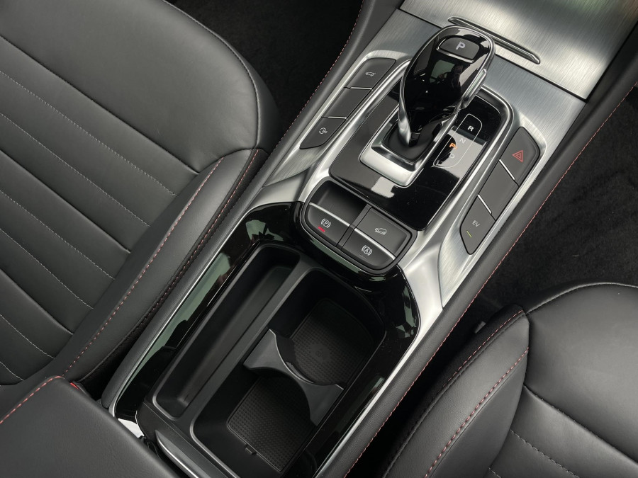2025 MG HS Plug-in Hybrid Essence SUV Image 18