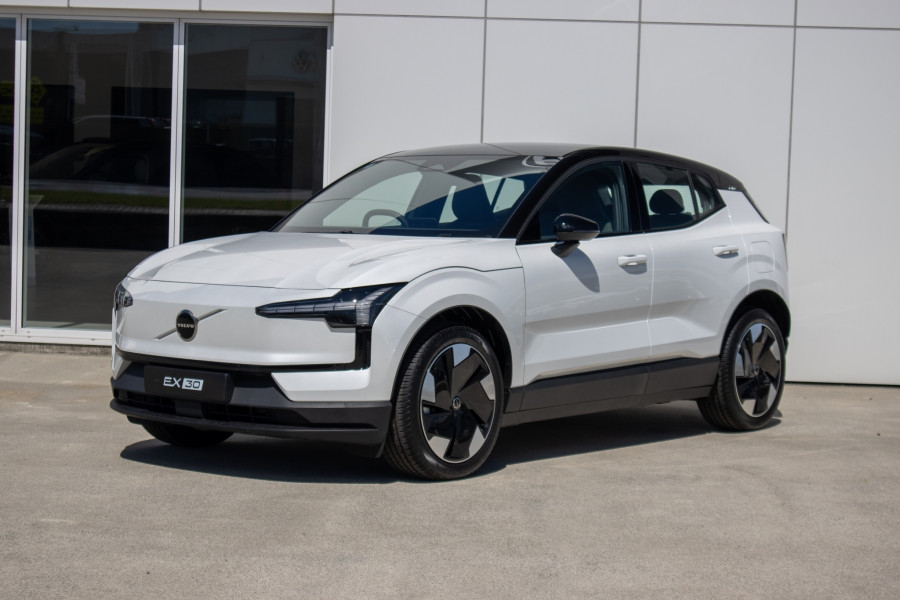 2025 Volvo EX30  Single Motor Extended Range Plus SUV Image 9