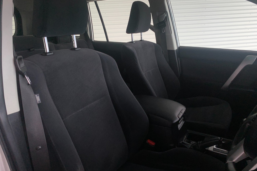 2016 Toyota LandCruiser Prado GDJ150R GX SUV Image 13