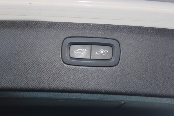 2021 MY22 Volvo XC90 L Series B6 Inscription SUV Image 10