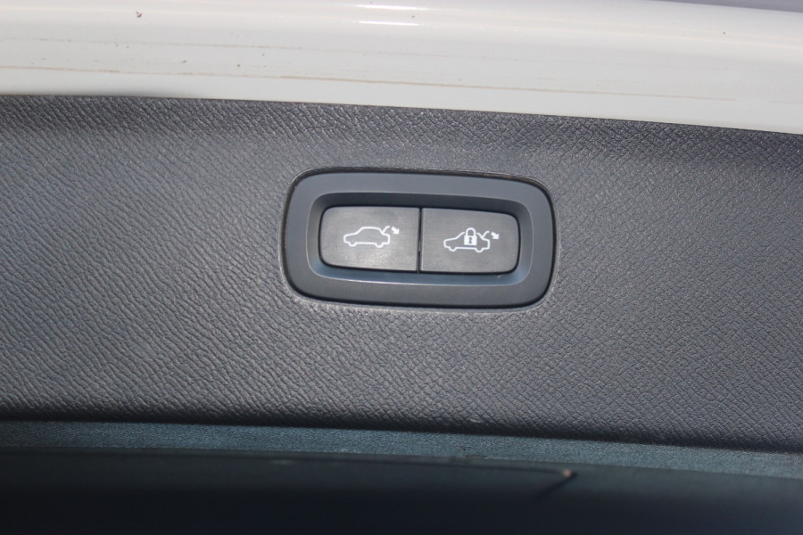 2021 MY22 Volvo XC90 L Series B6 Inscription SUV Image 10
