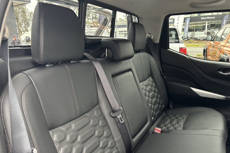 2024 Nissan Navara D23 ST-X Ute Image 10