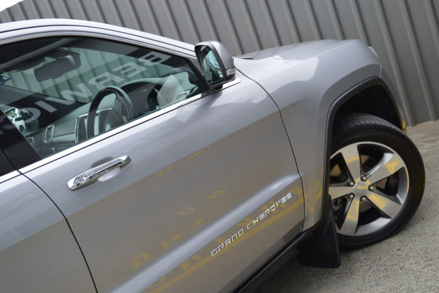 2014 Jeep Grand Cherokee Limited 26 of 27