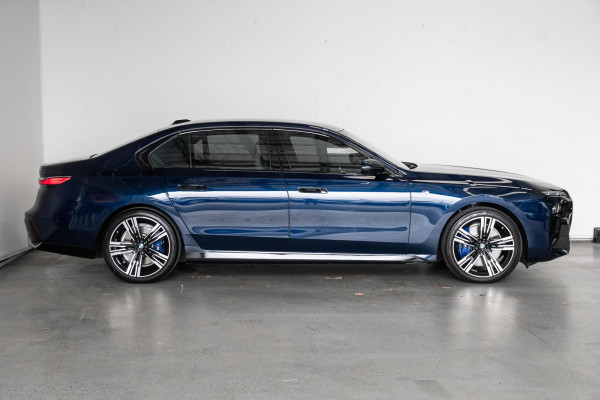 2024 BMW 7 Series G70 740i M Sport Sedan image 3
