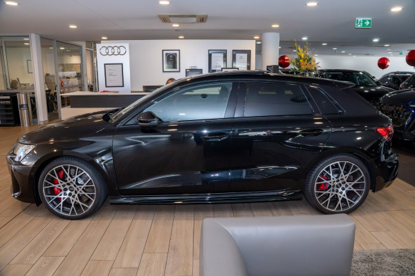 2025 Audi RS 3 GY  Hatch image 3
