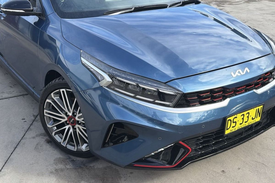 2022 Kia Cerato BD GT Hatch Image 3