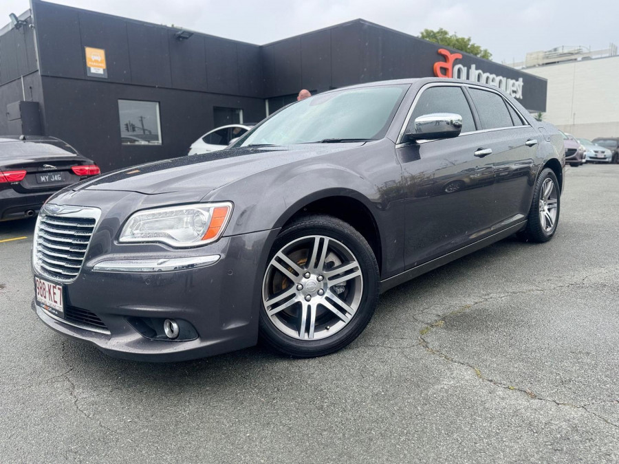 2015 MY14 Chrysler 300 LX C Sedan Image 2
