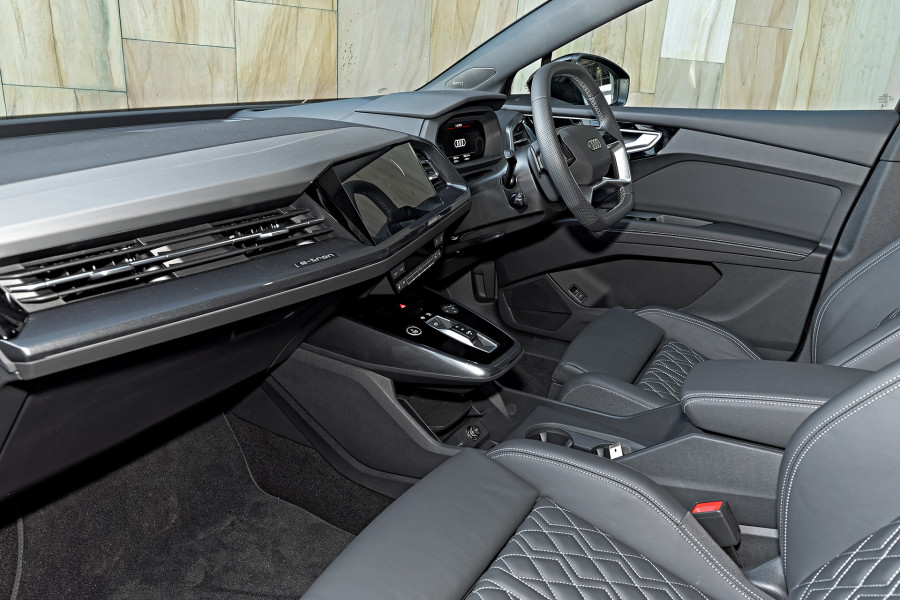2025 MY24 Audi Q4 e-tron F4 55 SUV