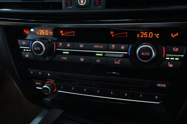 2015 BMW X5 F15 xDrive30d SUV image 16